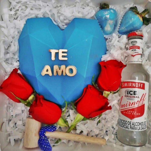 Choco Corazón Diamantado (2 Fresas 4 Rosas y Smirnoff) - Imagen 3