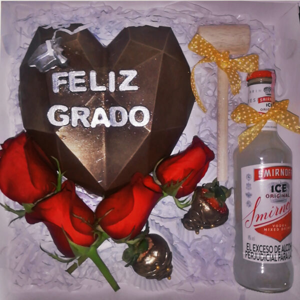 Choco Corazón Diamantado (2 Fresas 4 Rosas y Smirnoff) - Imagen 7