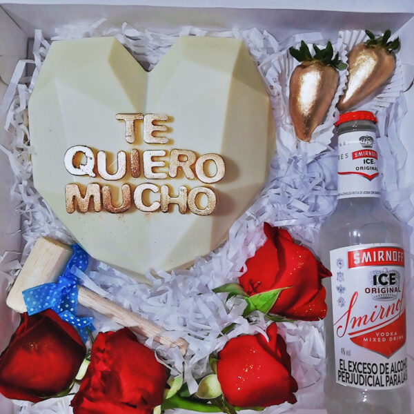 Choco Corazón Diamantado (2 Fresas 4 Rosas y Smirnoff) - Imagen 8