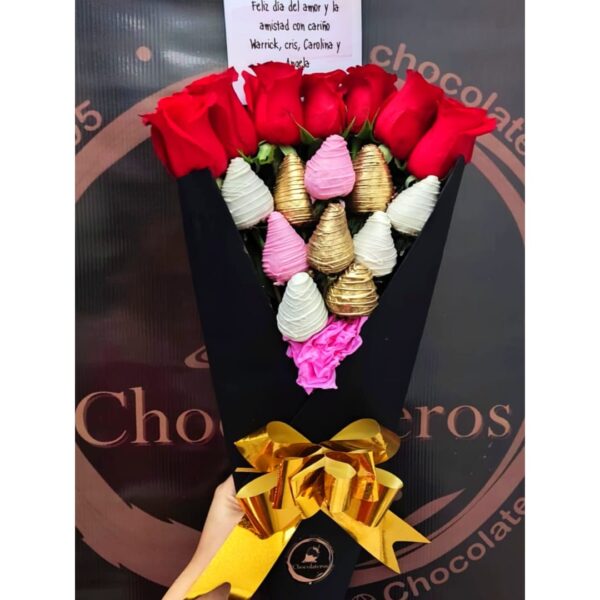 Choco Bouquet Black (10 Fresas 7 Rosas) - Imagen 3